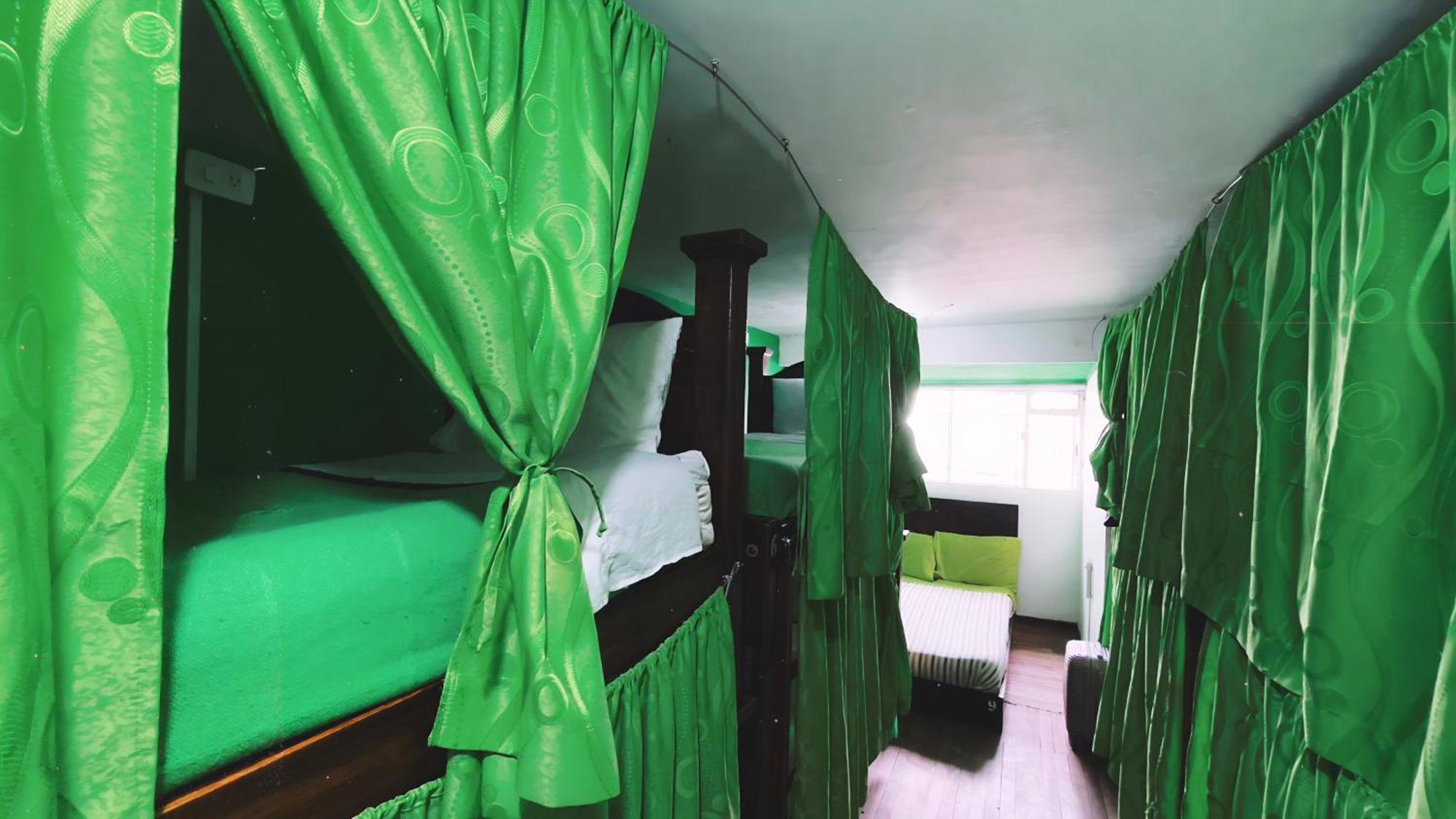 82Hostel Bogota Bagian luar foto